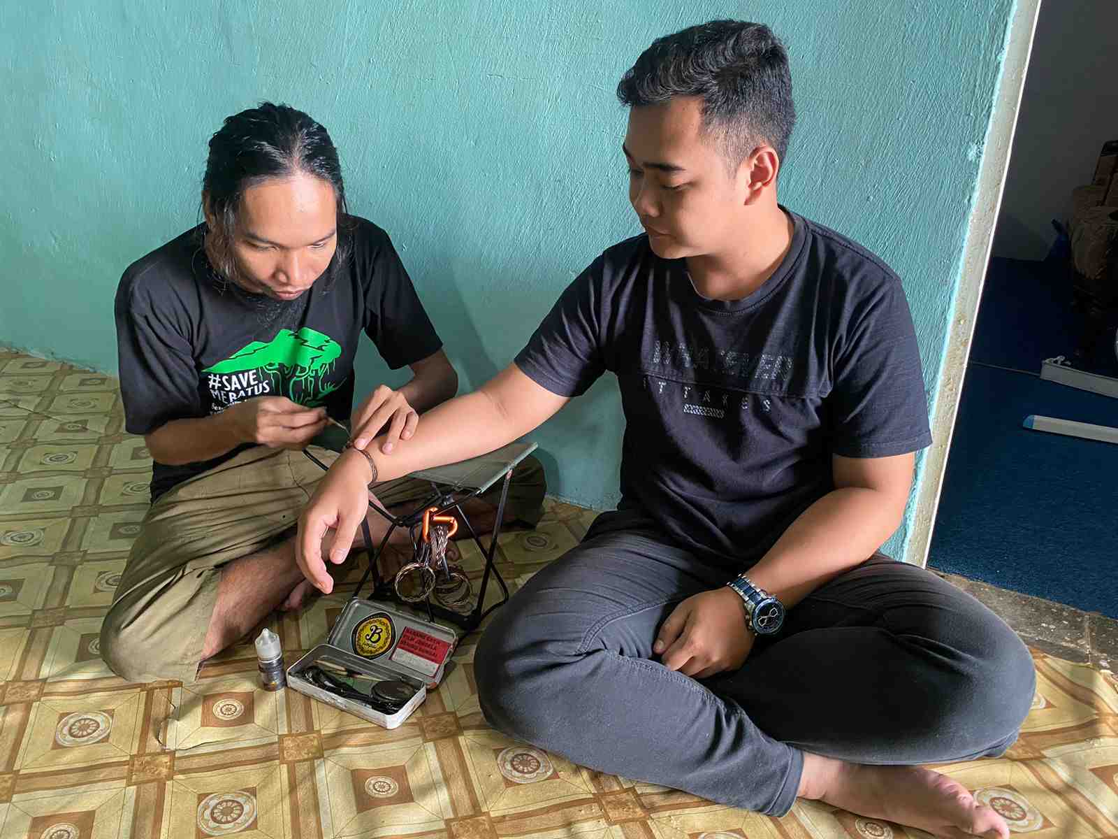Gelang Simpai Primadona Anak Muda