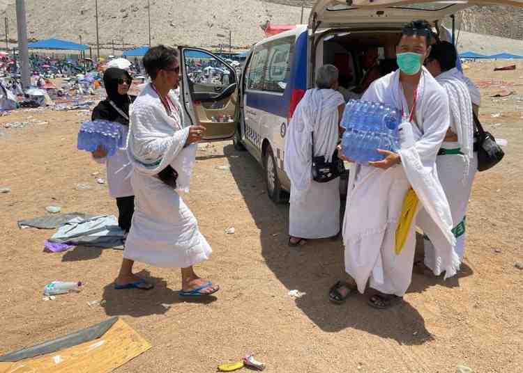 Dokter Sigap Layani Jemaah Haji Indonesia yang Dirawat