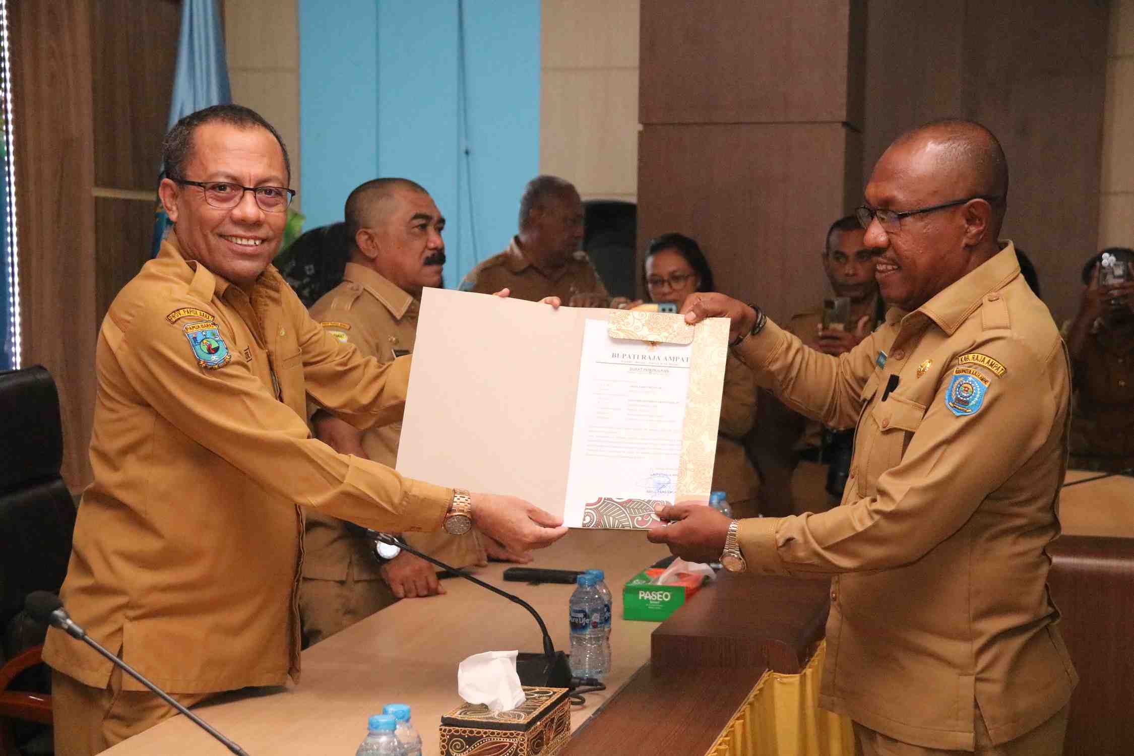 Bupati Tunjuk Dua Staf Ahli Sebagai Pelaksana Tugas Pada Dua OPD