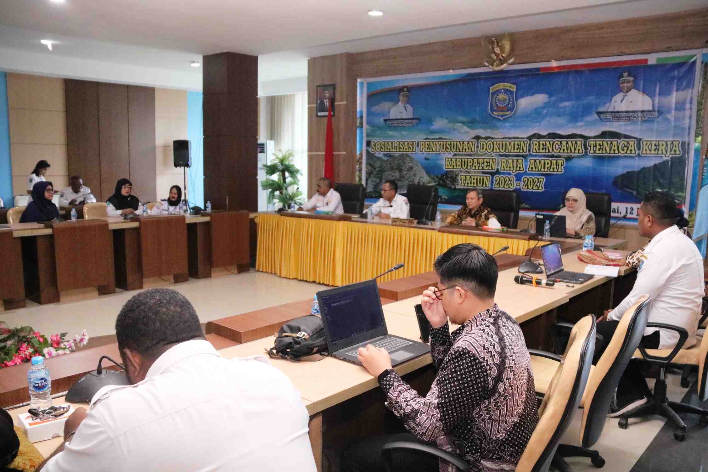 Disnakertrans  Sosialisasikan  Penyusunan Dokumen Rencana Tenaga Kerja Kabupaten Raja Ampat TA. 2023-2027