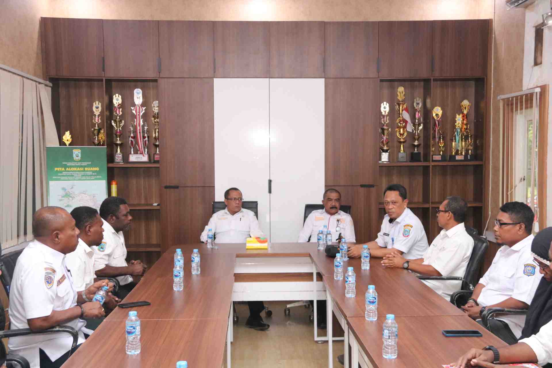 Serah Terima Jabatan Kepala Dinas, Ini Pesan Sekda Raja Ampat