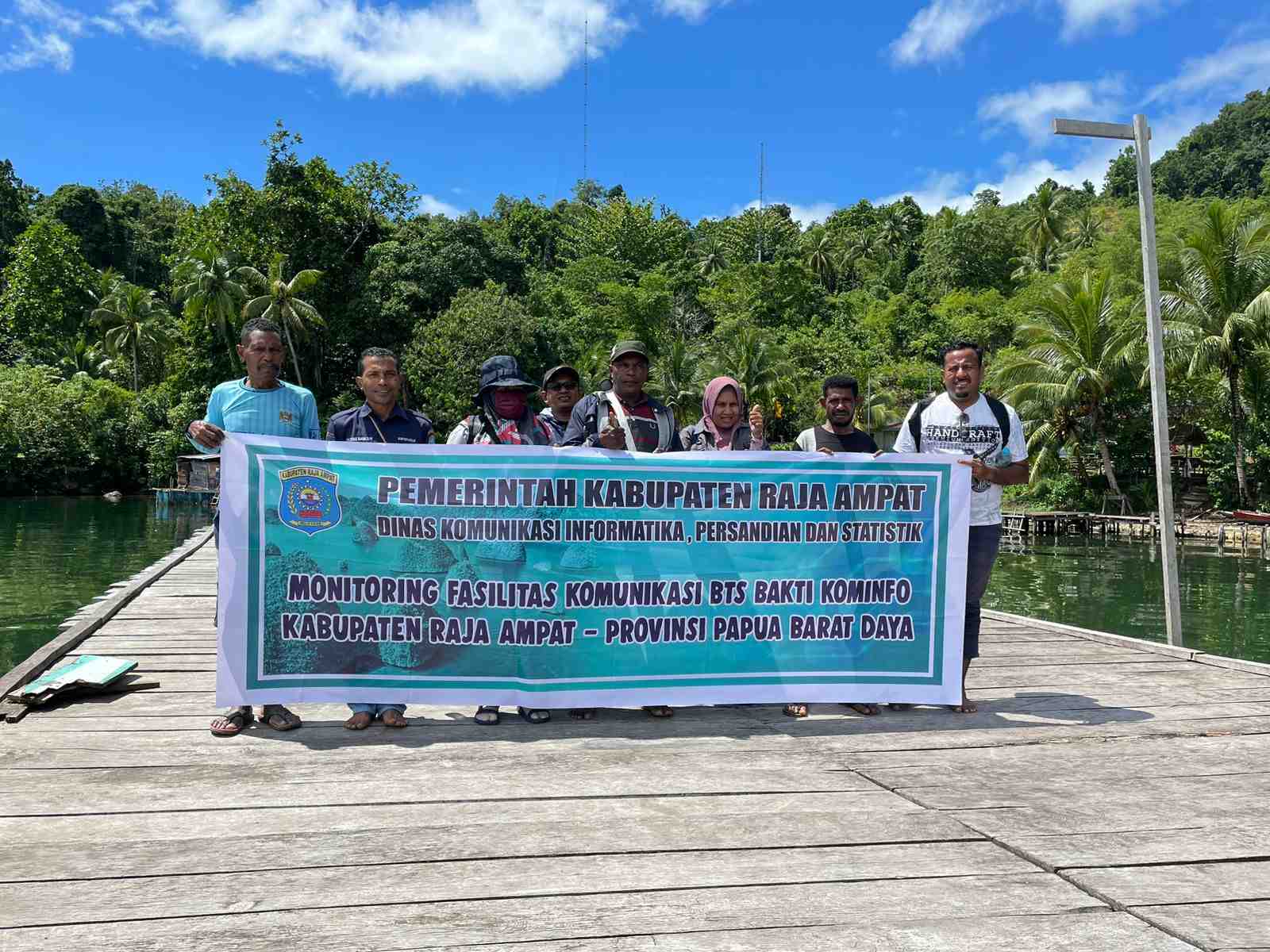 Diskominfo Monitoring Fasilitas Komunikasi ke Kampung-kampung