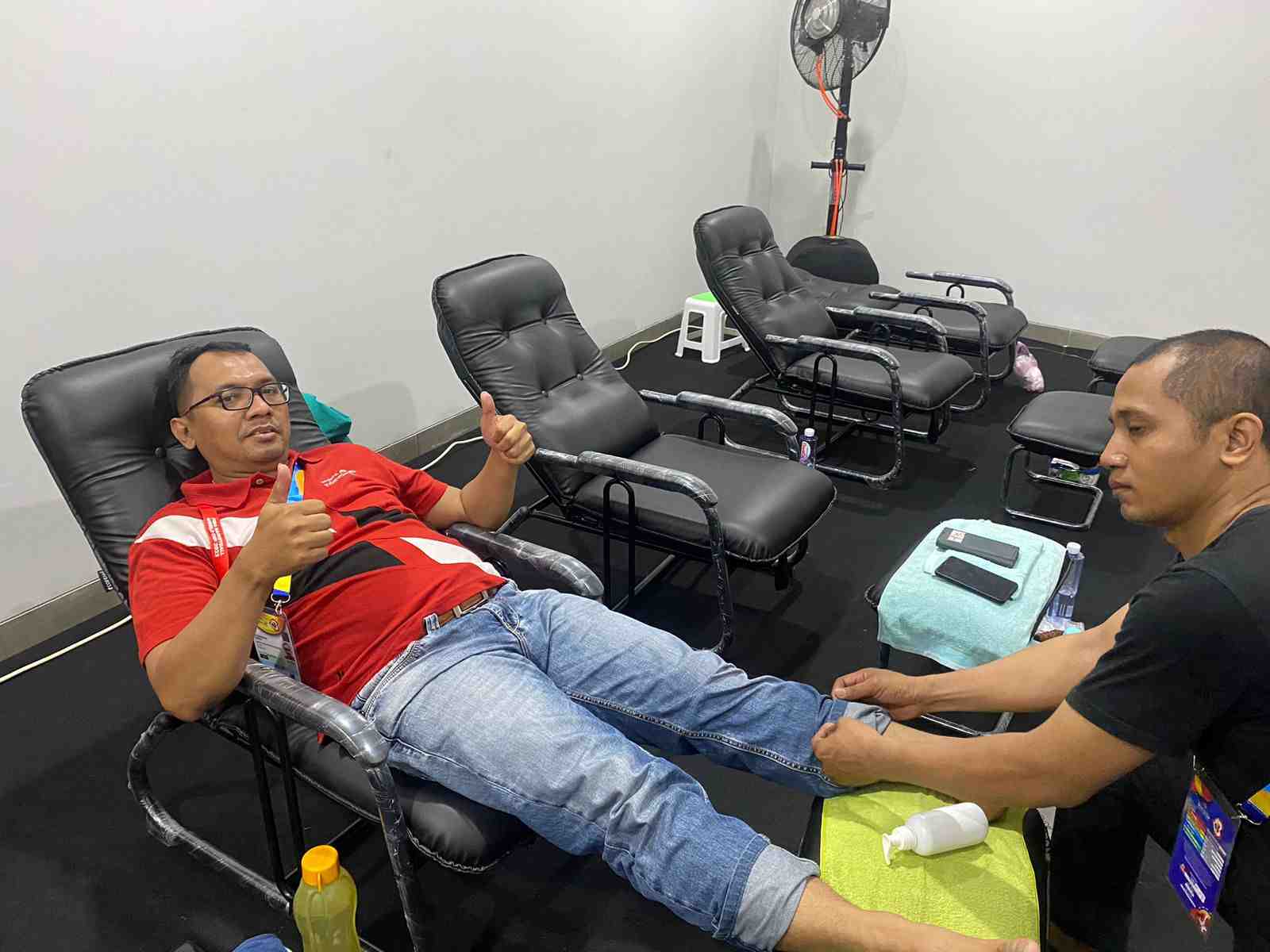 Panitia FIBA World Cup 2023, Hadirkan Ruang Pijat Indonesia Arena bagi Jurnalis
