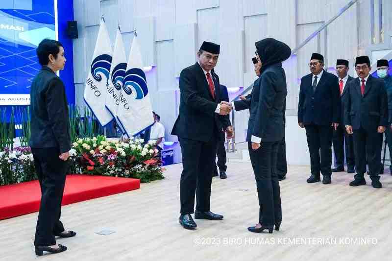 [SIARAN PERS] Menkominfo Lantik Fadhilah Mathar sebagai Dirut BAKTI Kominfo