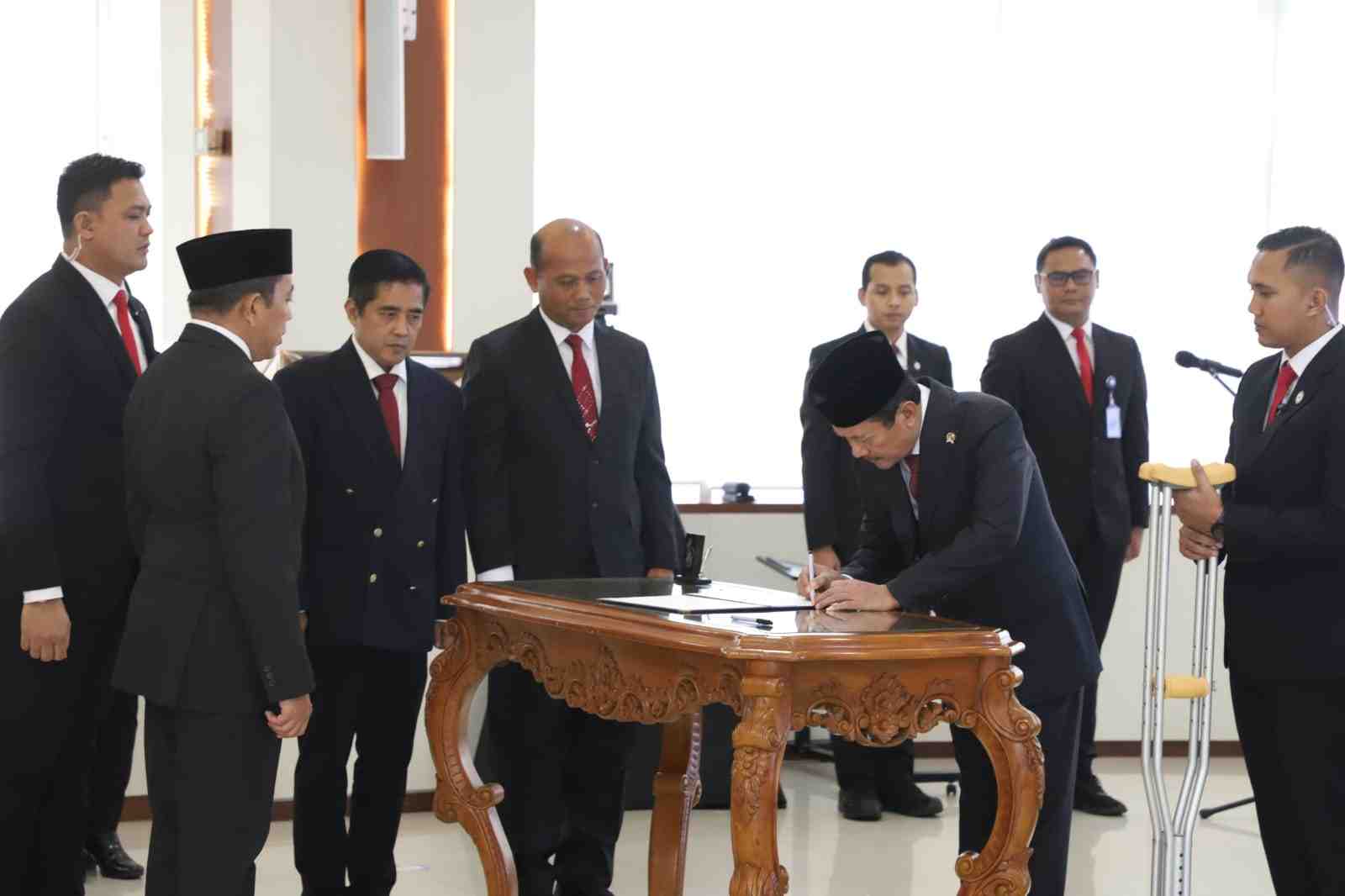 Tingkatkan Pengawasan, Menteri KP Lantik Tornanda Syaifullah Jadi Irjen KKP