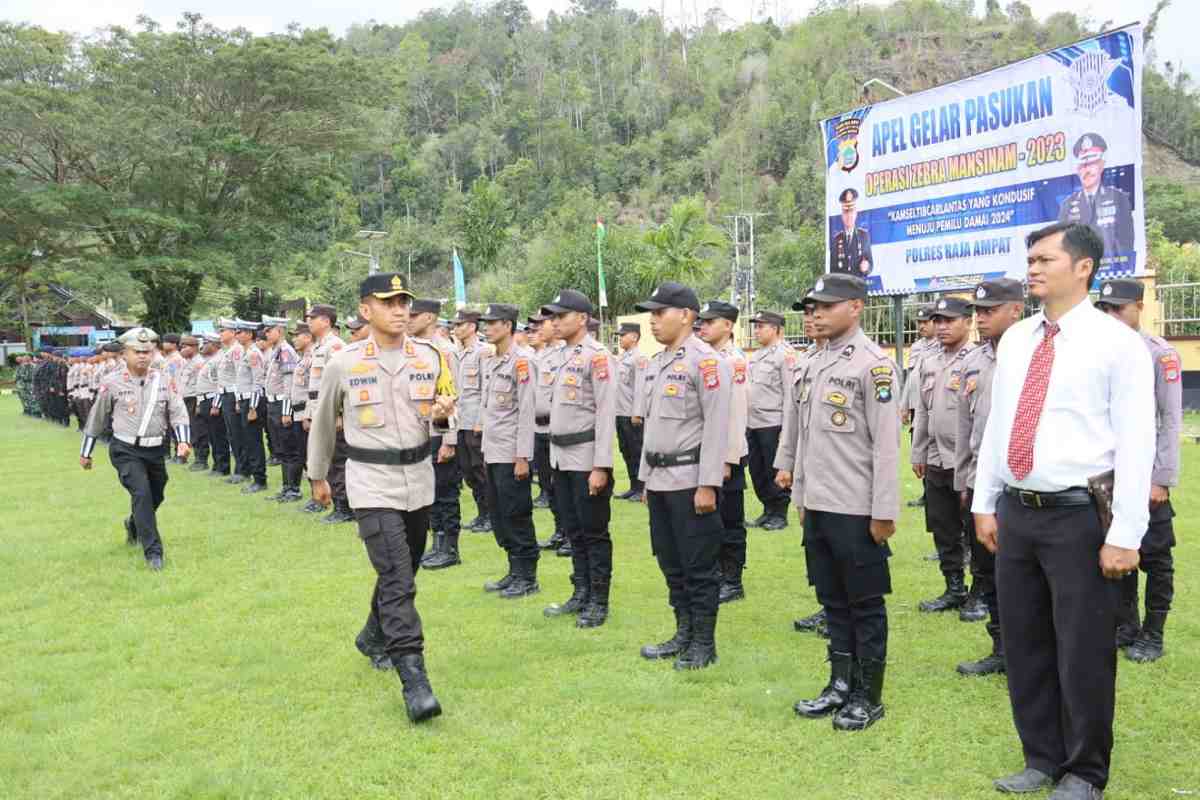 Polres Raja Ampat Gelar Apel Pasukan Terkait Operasi Zebra Mansinam 2023