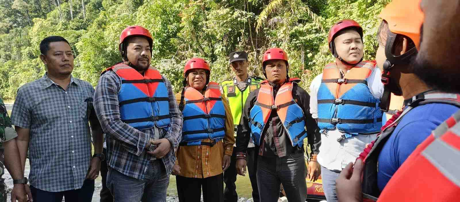 Tim Persiapan Pelaksanaan PON XXI Survei Kesiapan Lokasi Arung Jeram
