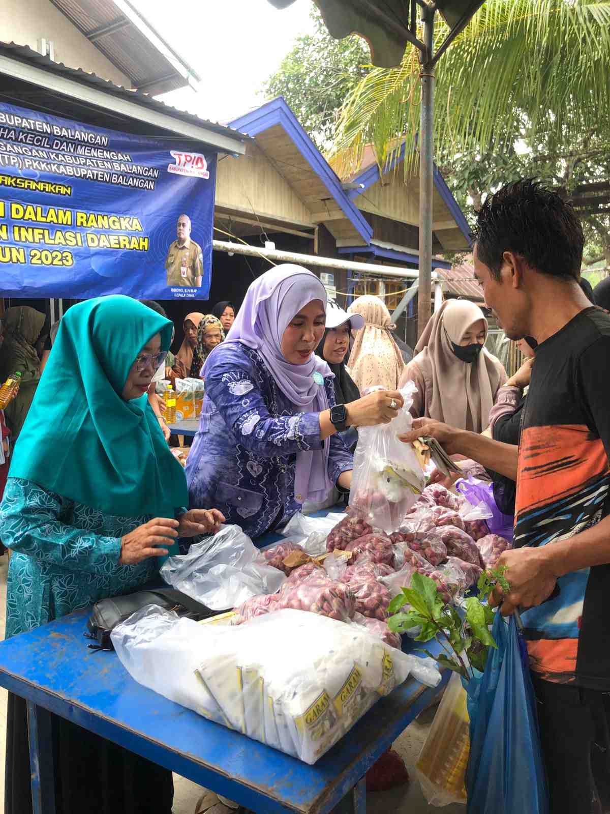 Tekan Inflasi di Bulan Maulid, DKUKMPP Balangan Gelar Pasar Murah