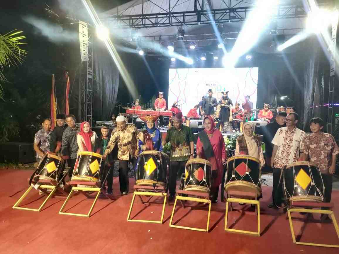 Buka Festival Bukit Gado-Gado, Wali Kota Padang Minta Lestarikan Adat dan Budaya