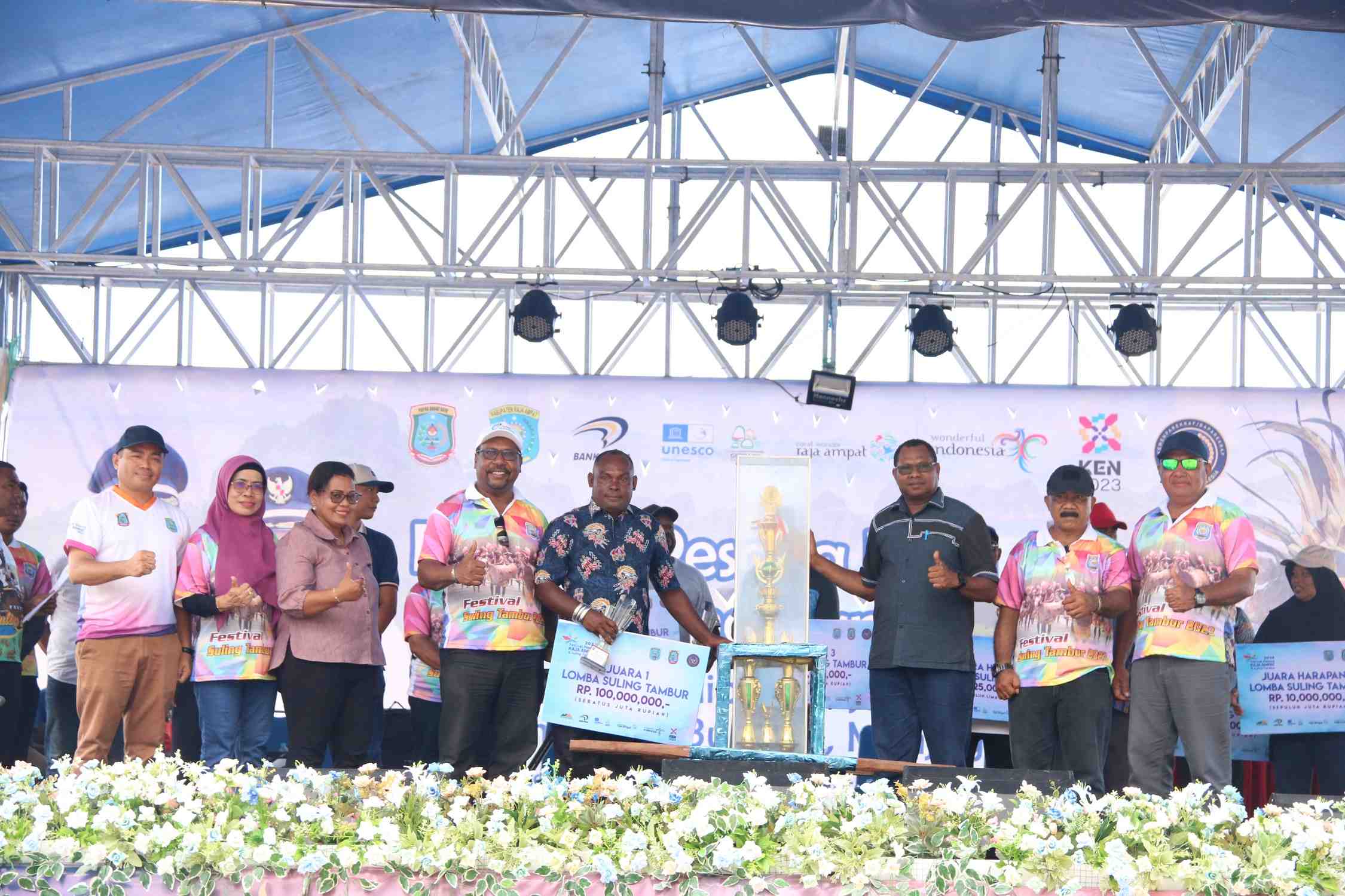 Distrik Batanta Selatan Juara Satu Festival Suling Tambur Raja Ampat 2023