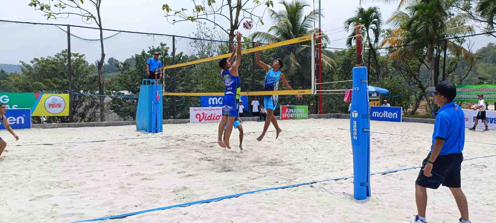 Kejurnas Voli Pantai Babak Kualifikasi PON XXI, Dua Tim Putra Jatim Berhasil Raih Kemenangan Pertama