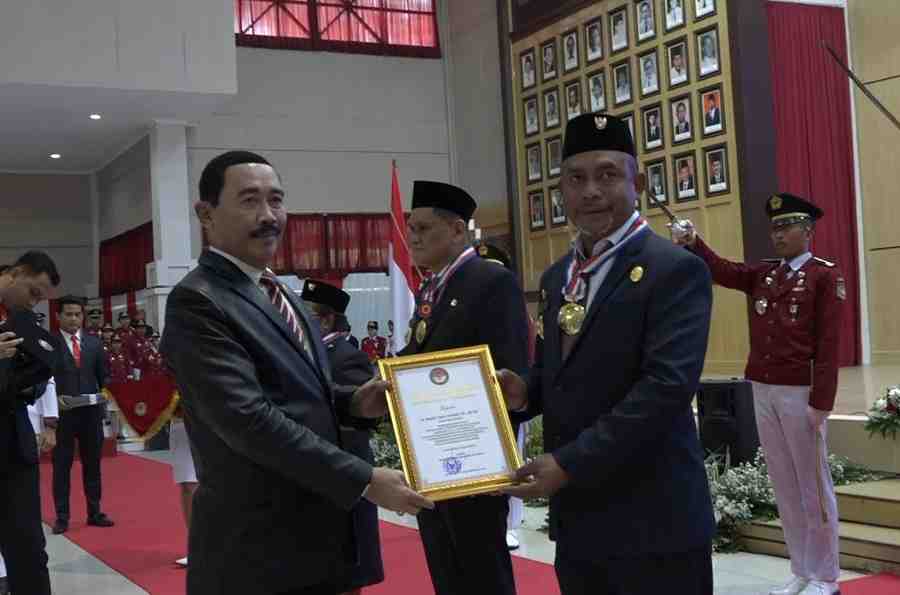 IPDN Jatinangor Beri Penghargaan Kehormatan Kepada Bupati Raja Ampat