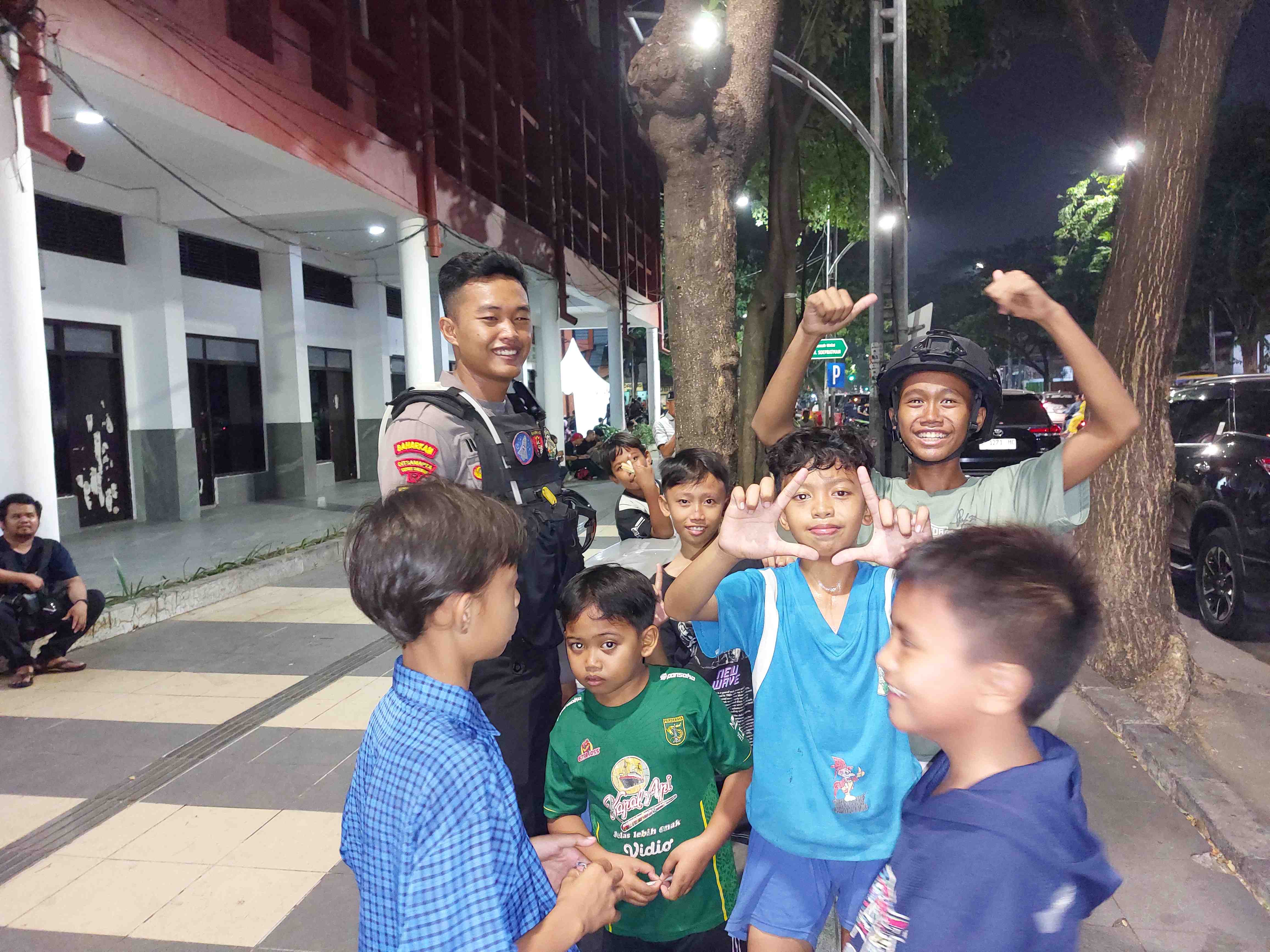 Rainmas Polda Jatim Turut Sosialisasikan Piala Dunia U-17 ke Anak-Anak