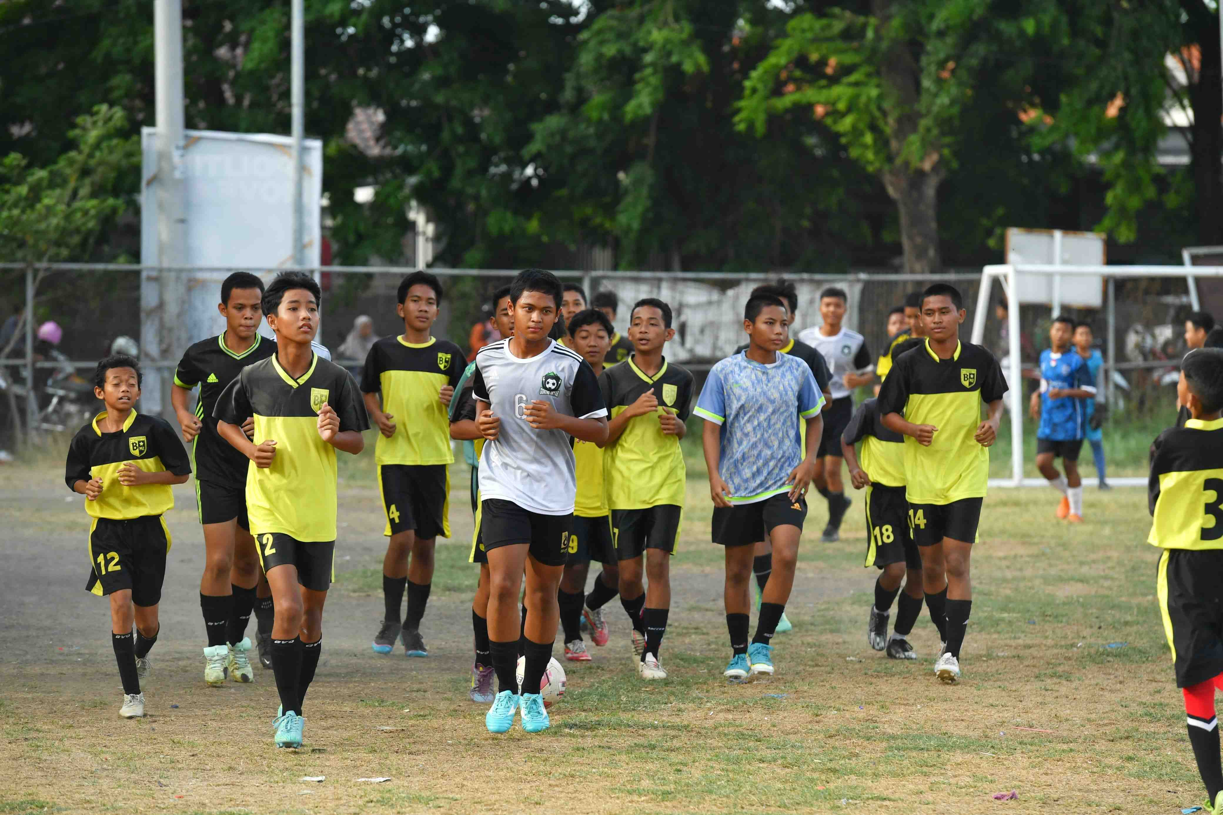 Sekolah Sepak Bola Mengurangi Animo Kenakalan Remaja