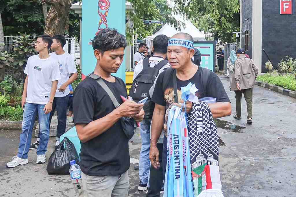 Pedagang Raih Omzet Lima Kali Lipat di Semifinal Piala Dunia U-17