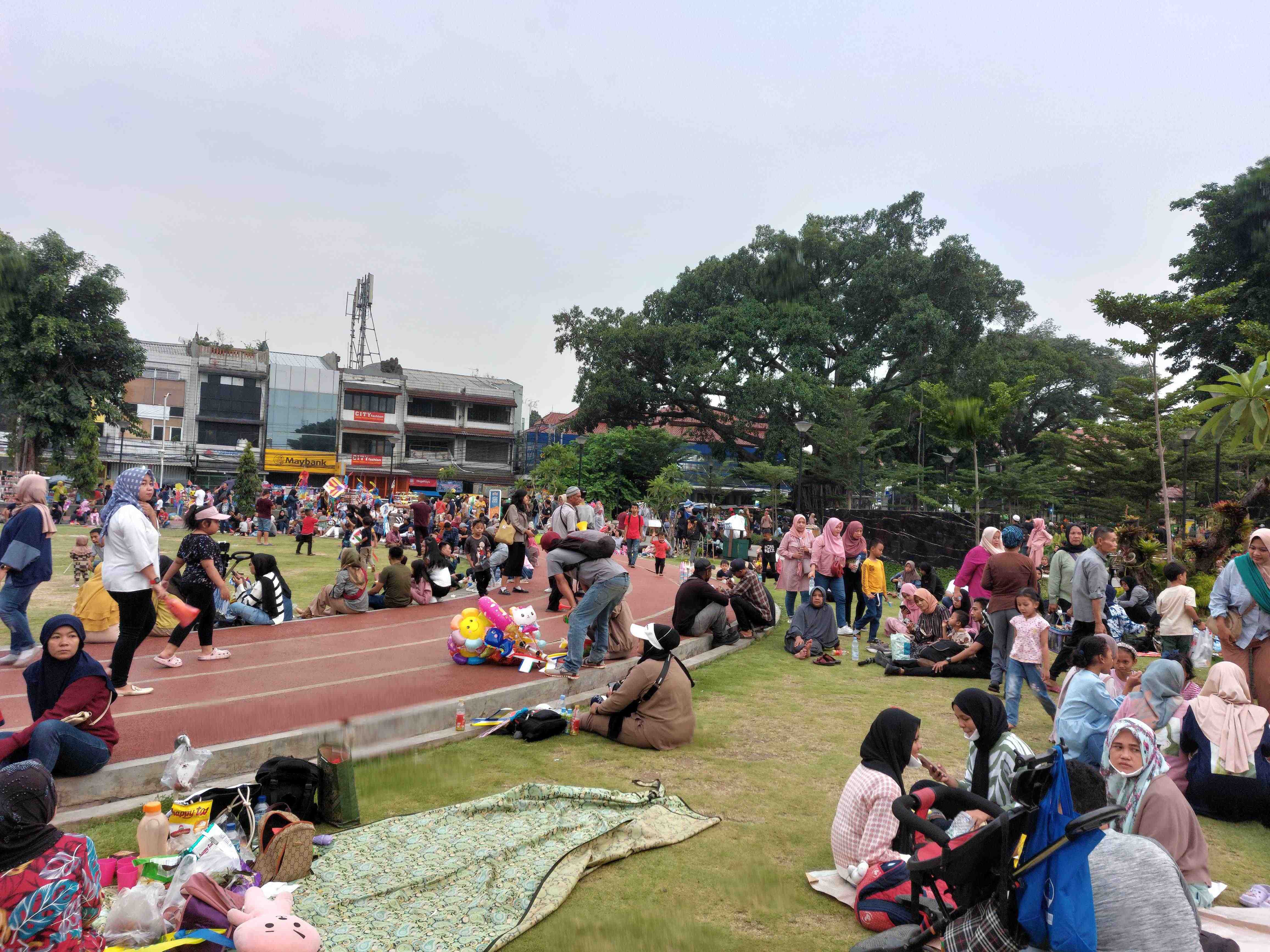Pedagang Es di Bogor Raih Pendapatan Dua Kali Lipat saat Libur Nataru