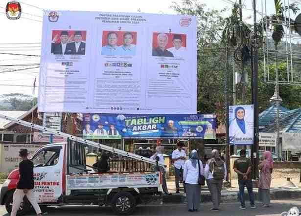 KPU Padang Pantau Pemasangan Alat Peraga Sosialisasi