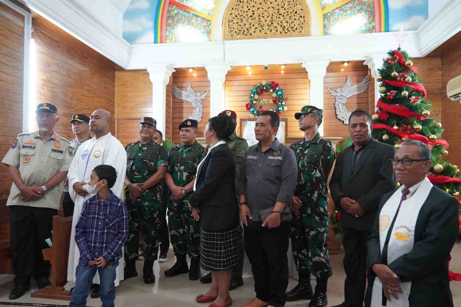 Danrem 032/Wbr Tinjau Kesiapan Pengamanan Perayaan Natal 2023 dan Tahun Baru 2024 di Padang