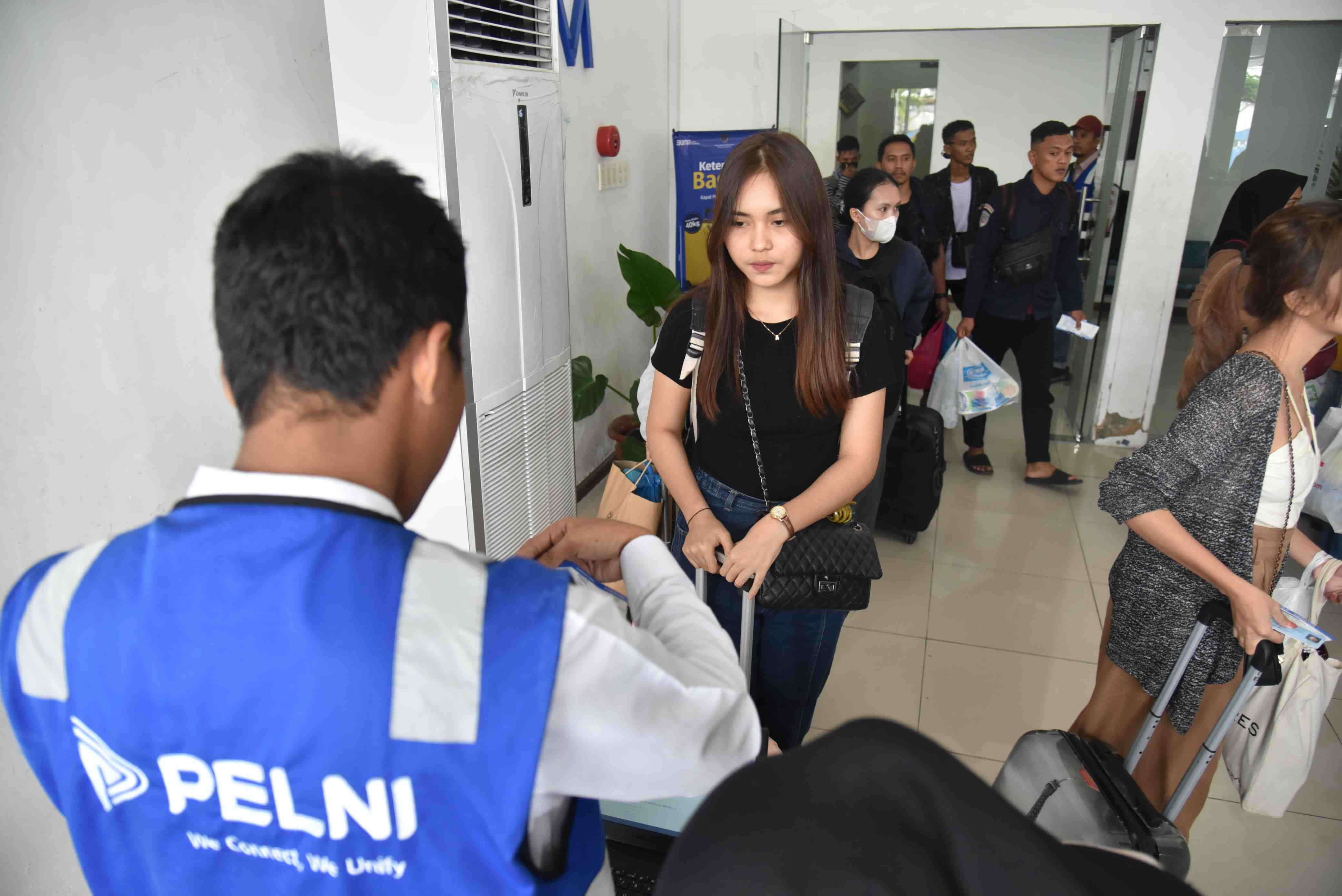 PELNI Layani 336.730 Orang selama 17 Hari Periode Libur Nataru 2023/2024
