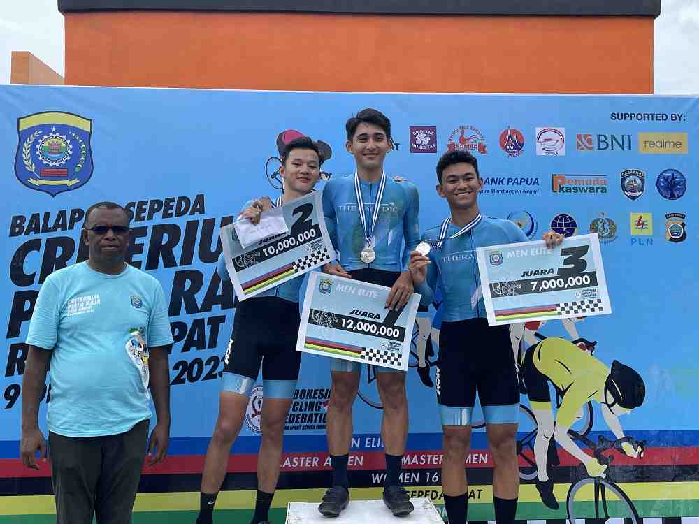  Manado Boyong Juara Kategori Men Elite Balapan Sepeda Criterium Piala Raja 2023