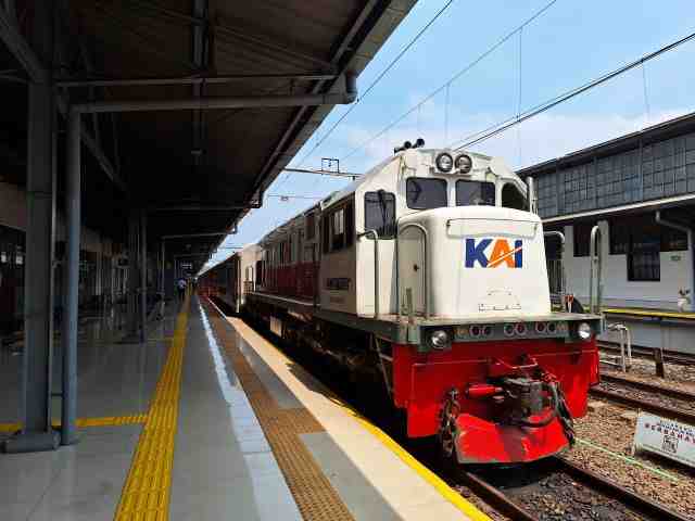 Jelang Malam Pergantian Tahun, Penumpang Stasiun Gambir dan Pasar Senen Terpantau Normal