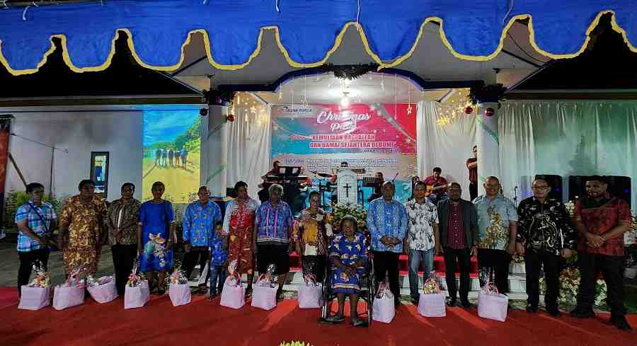 Bank Papua Cabang Waisai Rayakan Natal Bersama Nasabah dan Masyarakat Raja Ampat
