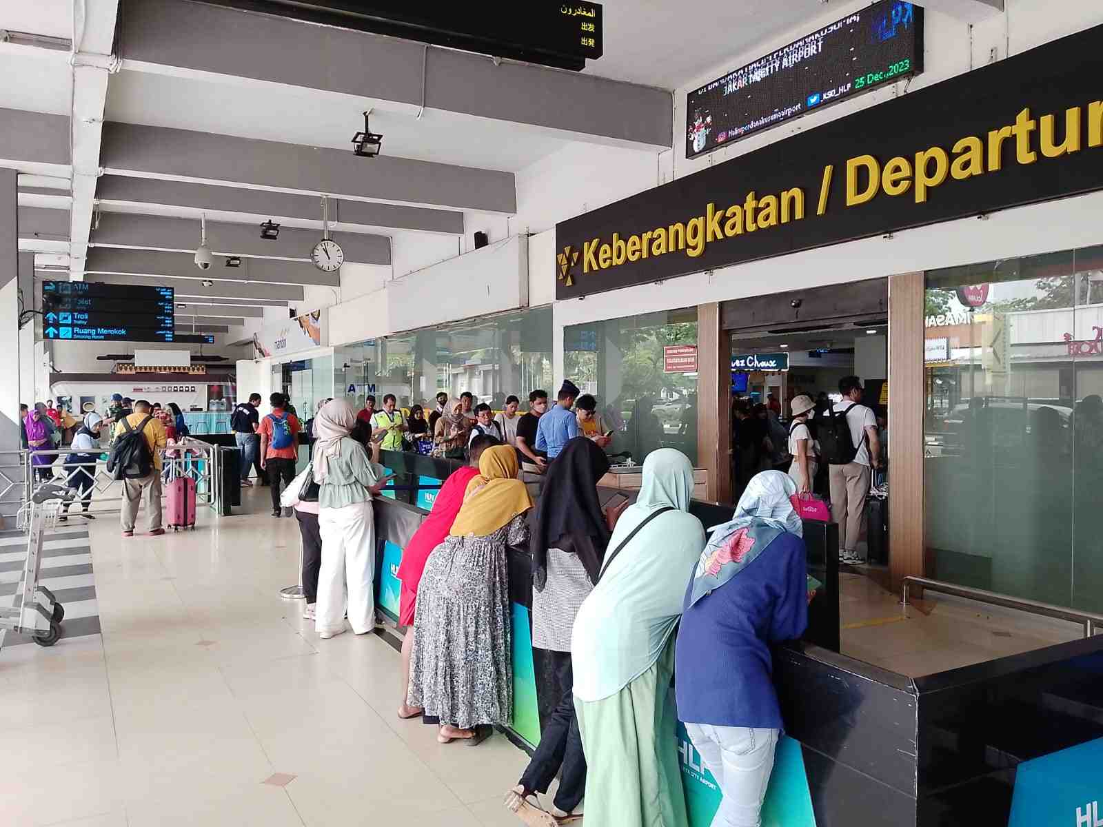 Arus Penumpang di Bandara Halim saat Natal Terpantau Lancar