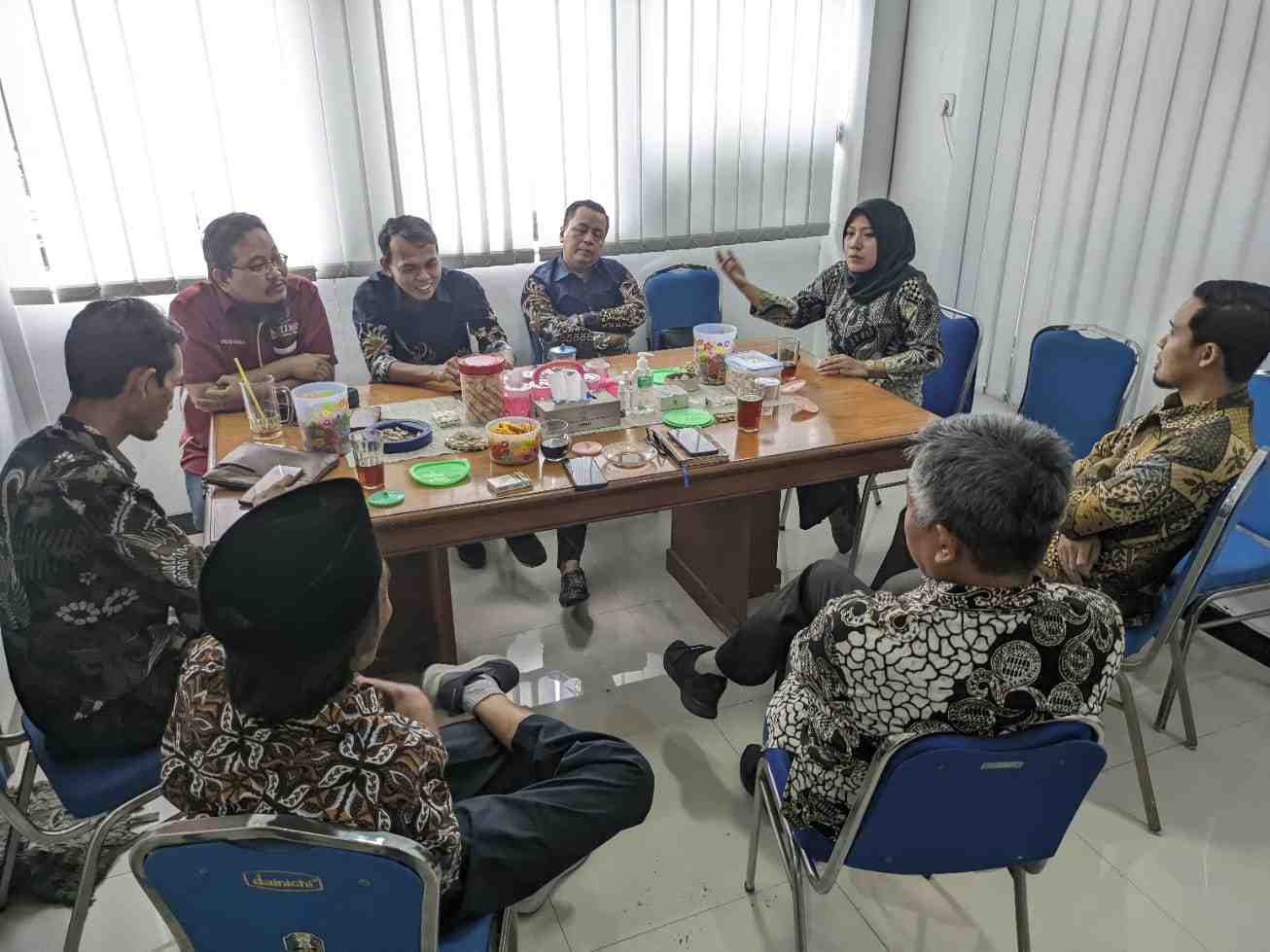 Sukseskan Pemilu 2024, KI, ORI, dan KPID Jatim Diskusi 'Coffee Morning'