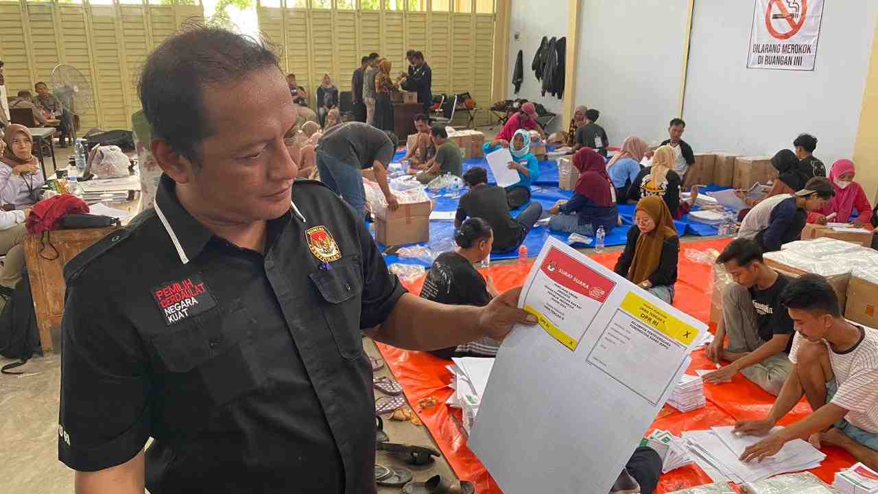 Banyak Kondisi Rusak, KPU Batang Masih Kekurangan 16.688 Surat Suara