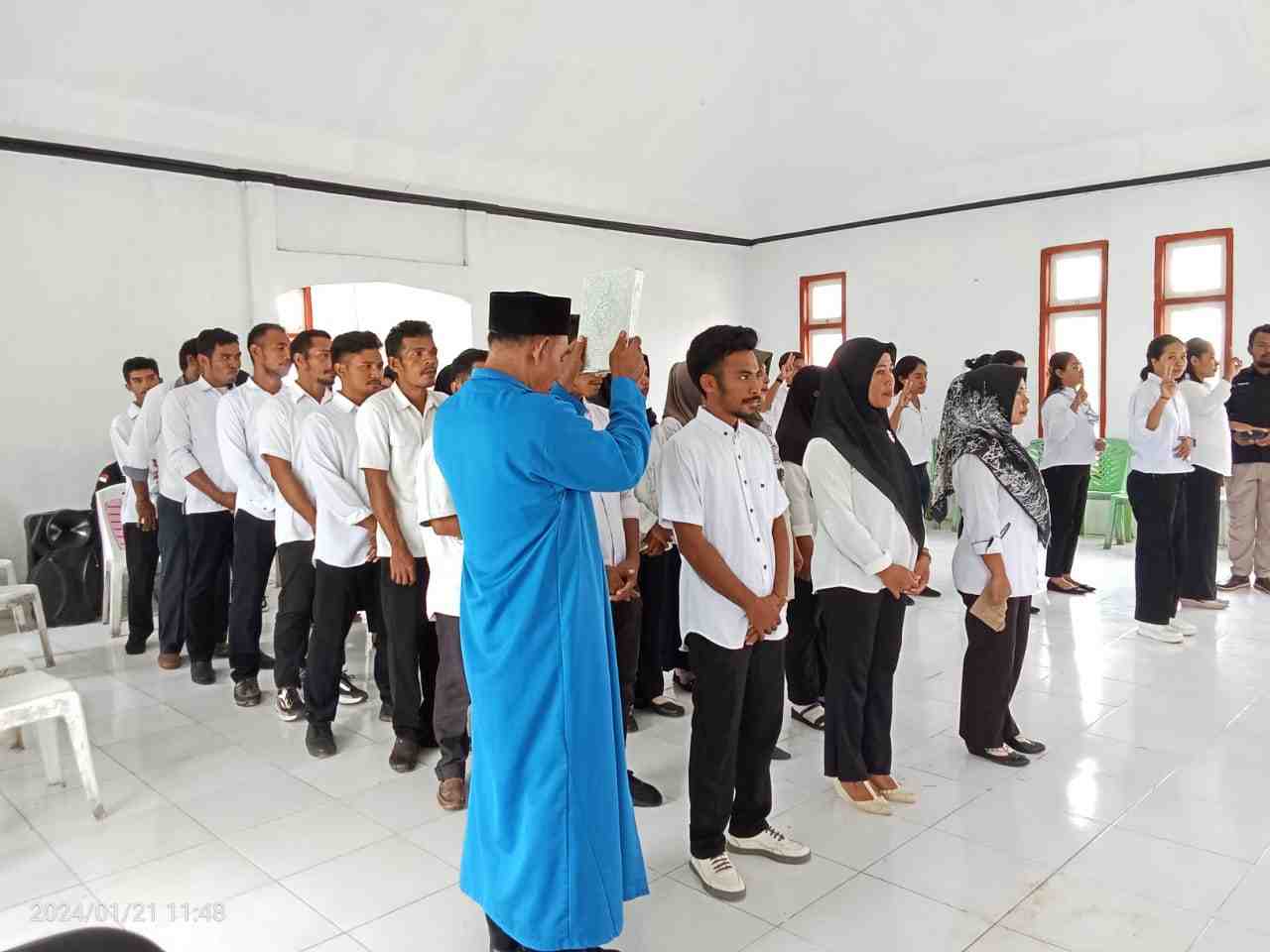 Panwascam Lantik 34 PTPS Kecamatan Morotai Timur