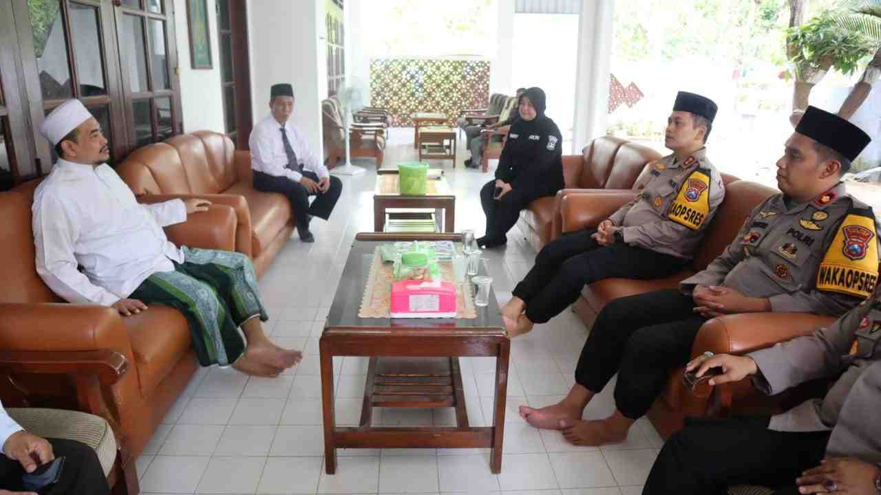 Kapolres Sumenep Serukan Pemilu Damai ke Ponpes