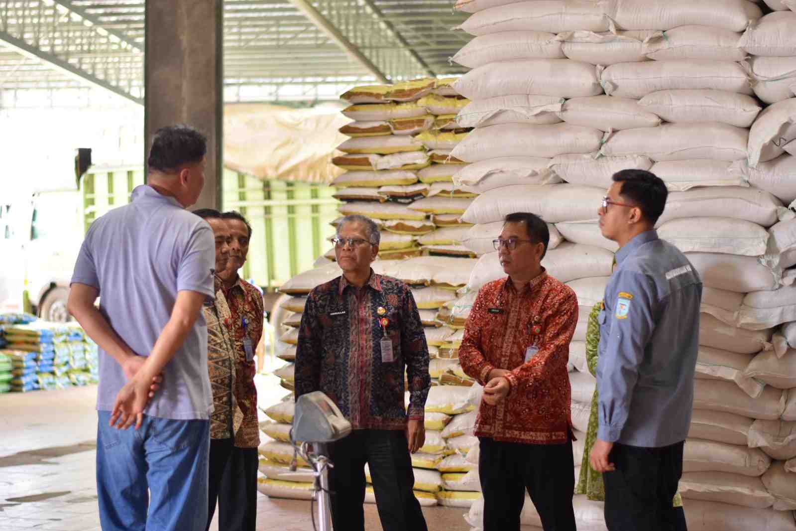 TPID Kota Jambi Sidak Pasar dan Gudang Beras