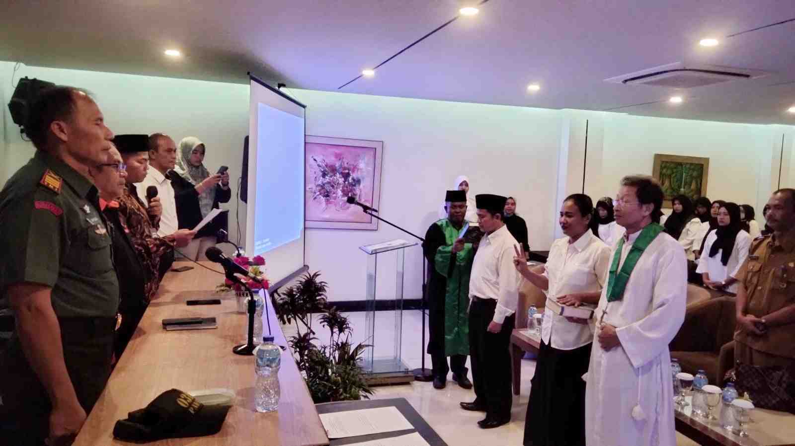 205 Pengawas TPS Kecamatan Padang Selatan Dilantik