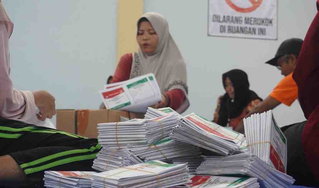 KPU Batang Targetkan, Lipat Suara 6 Hari Rampung