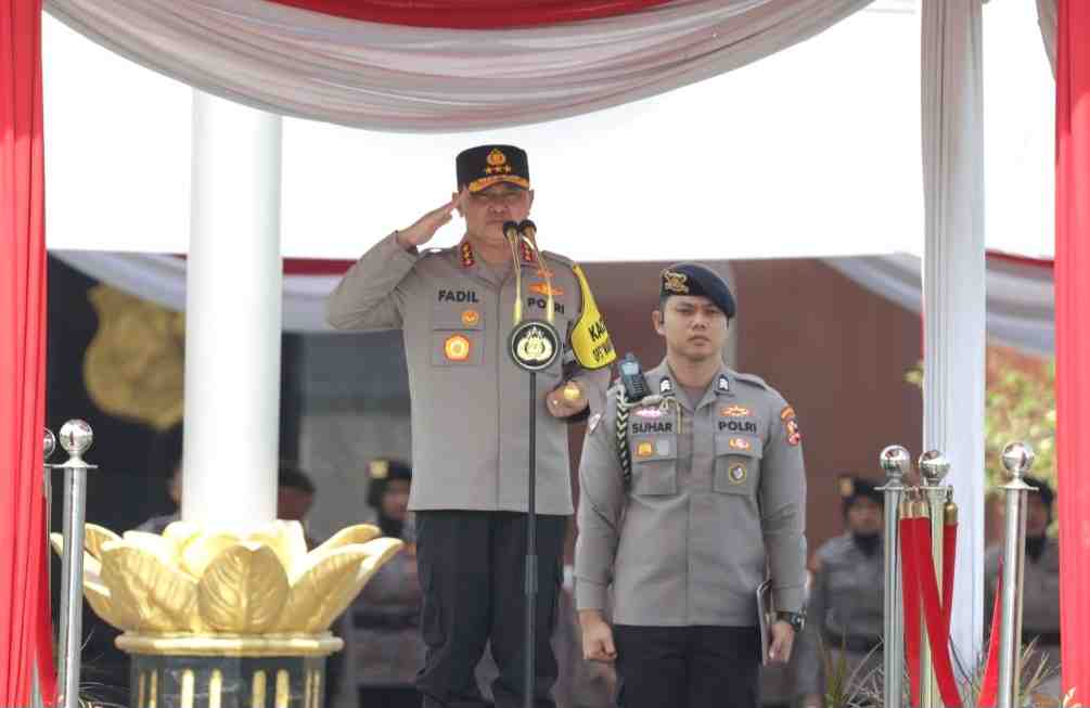 Kabaharkam Pimpin Apel Kesiapan Pengamanan Pemilu 2024 di Jatim