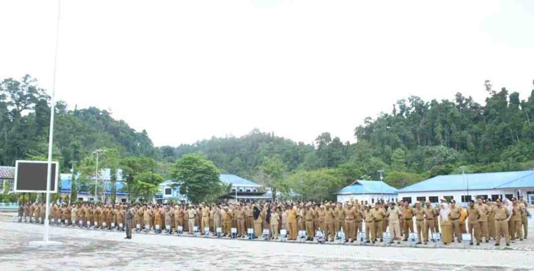 Pimpin Apel Rutin, Asisten III Setda Raja Ampat Minta ASN Disiplin