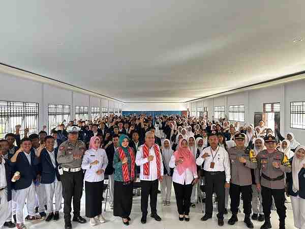 Pj. Gubernur Kalbar Ajak Siswa Siswi SMKN 1 Mempawah Gunakan Hak Pilih dan Jadi Pemilih Cerdas