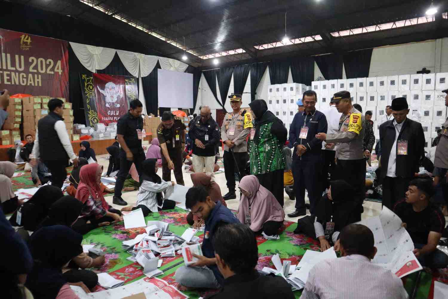 Forkopimda Aceh Tengah Monitoring Penyortiran dan Pelipatan Surat Suara Pemilu 2024