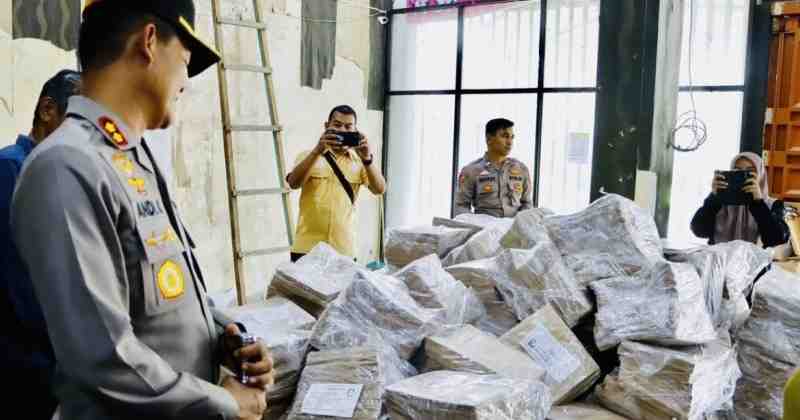 Polres Aceh Barat Perketat Pengamanan di Gudang Logistik Surat Suara