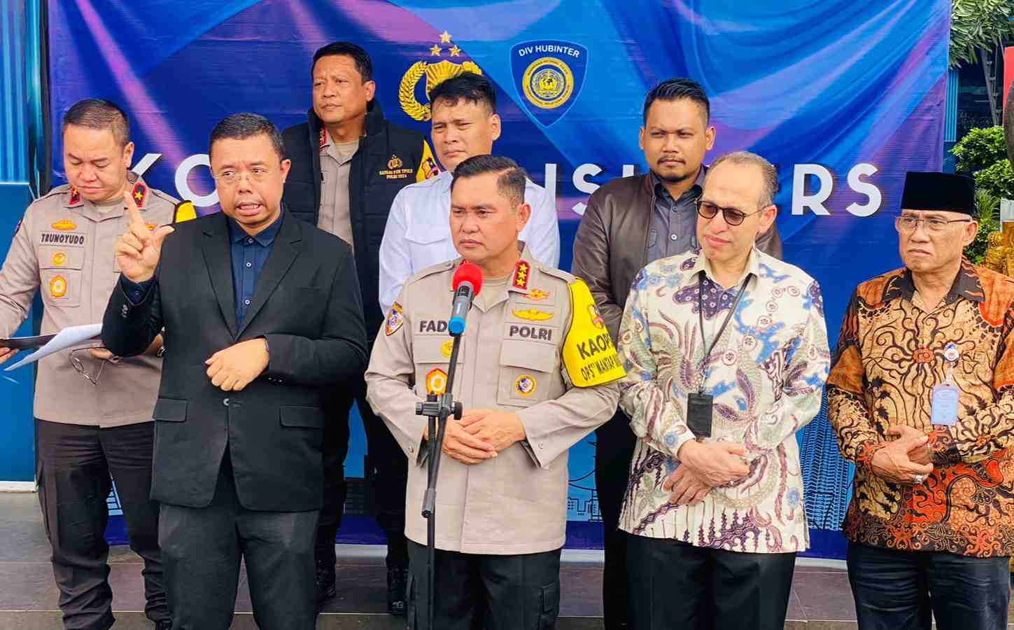 Kabaharkam Polri Lepas 111 Personel Satgas PAM TPS Luar Negri