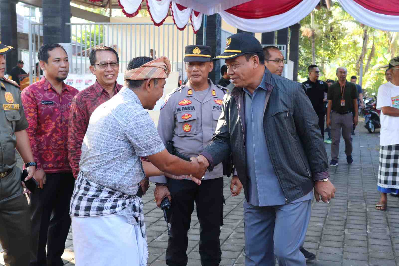 Pantau Pelaksanaan PSU Pada Empat TPS, Pj Bupati Buleleng Menilai Sudah Berjalan Lancar 