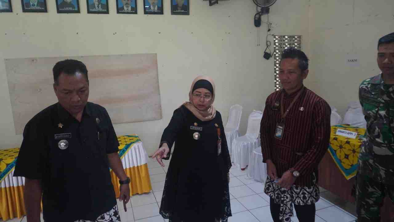 Adanya Kemunduran Jadwal Distribusi, Pj Bupati Batang Cek Langsung Kesiapan TPS