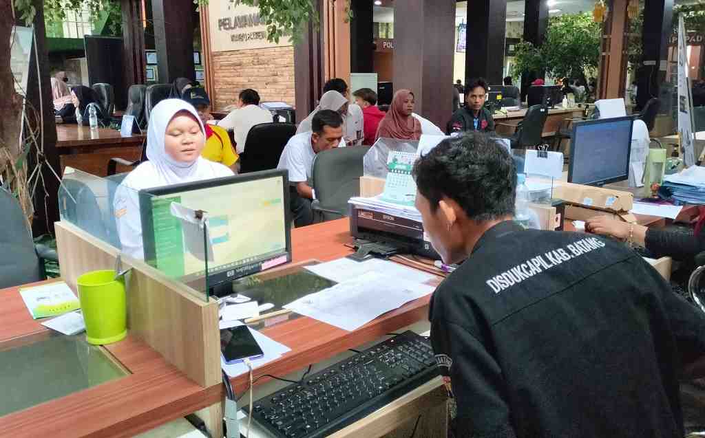 H-1 Pencoblosan, Pelajar Padati MPP
