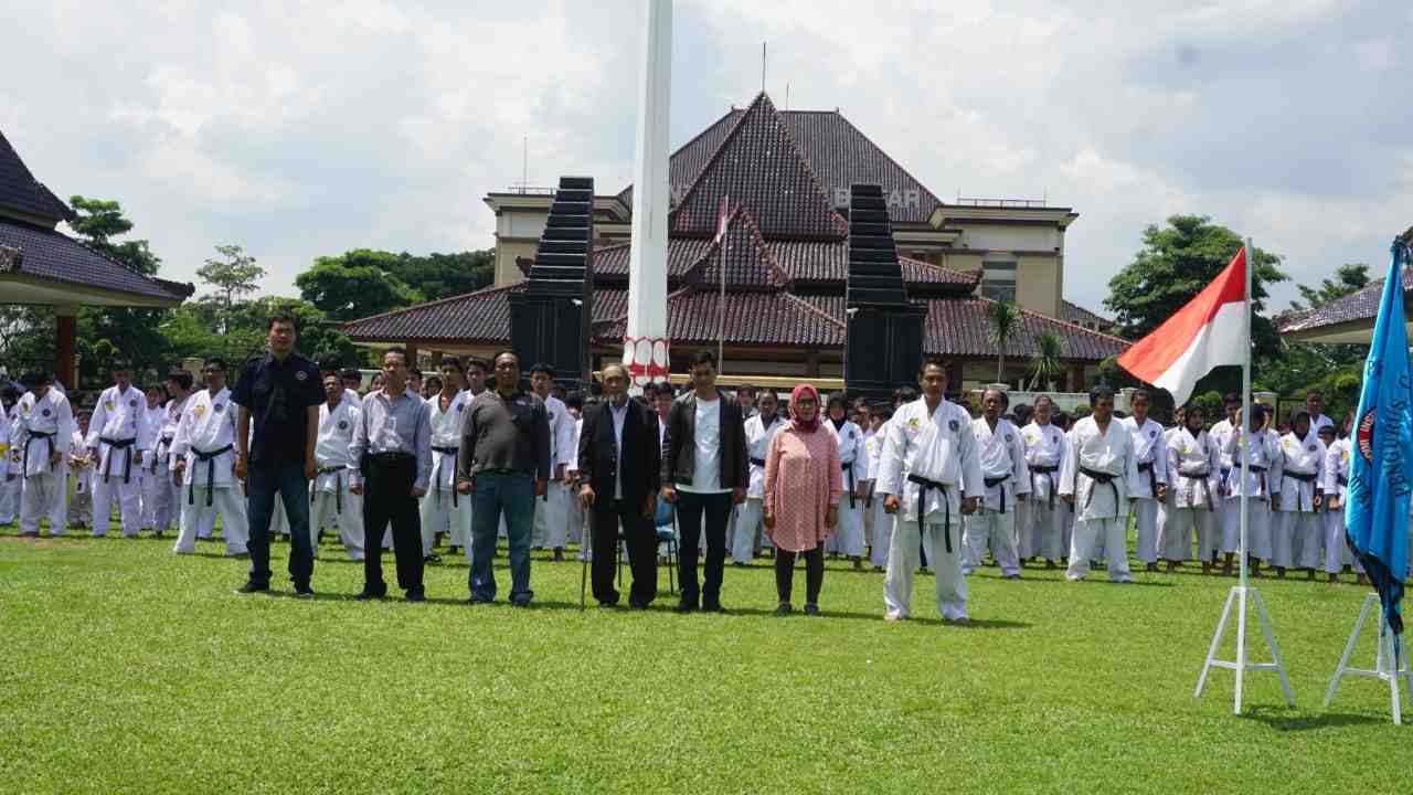 Karateka Blitar Nurmala Perkuat Tim Jatim