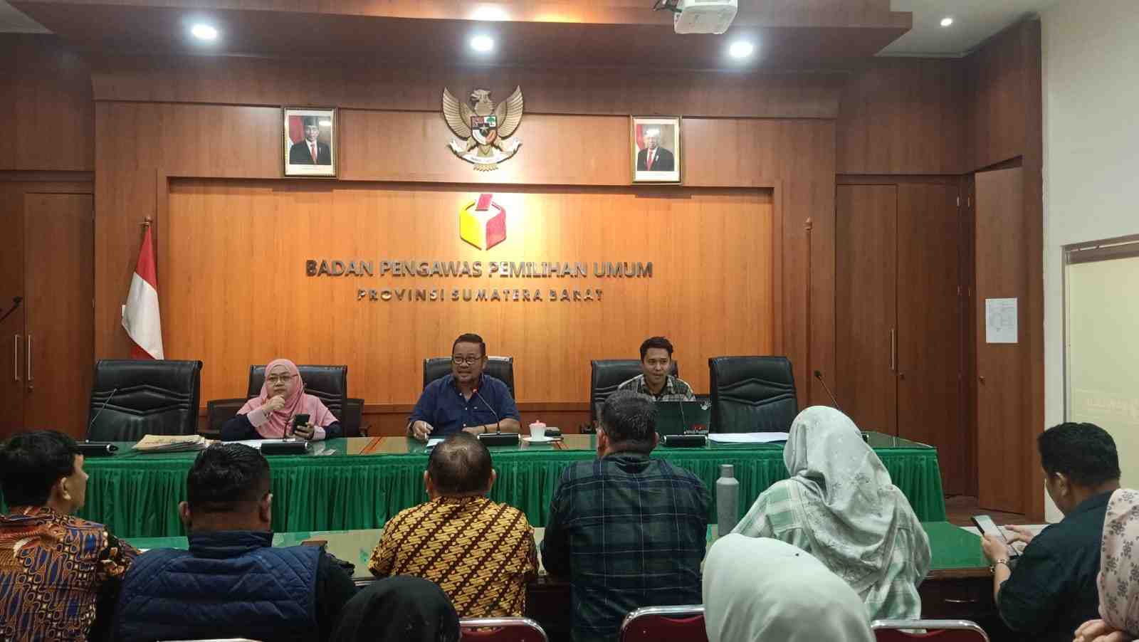 Jelang Pencoblosan, Bawaslu Sumbar Gelar Pelatihan Saksi