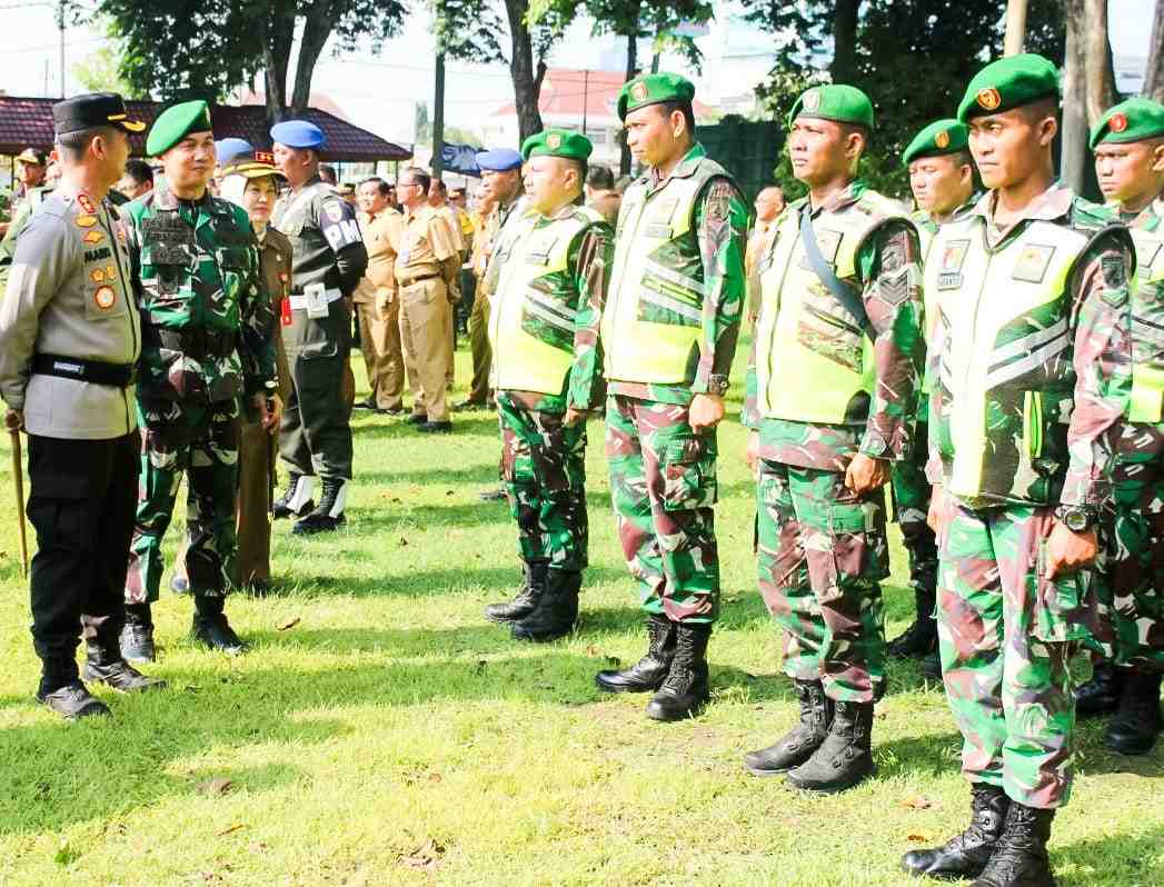 Dandim 0813 Pimpin Apel Pergeseran Pasukan Pengamanan TPS Pemilu 2024 di Bojonegoro