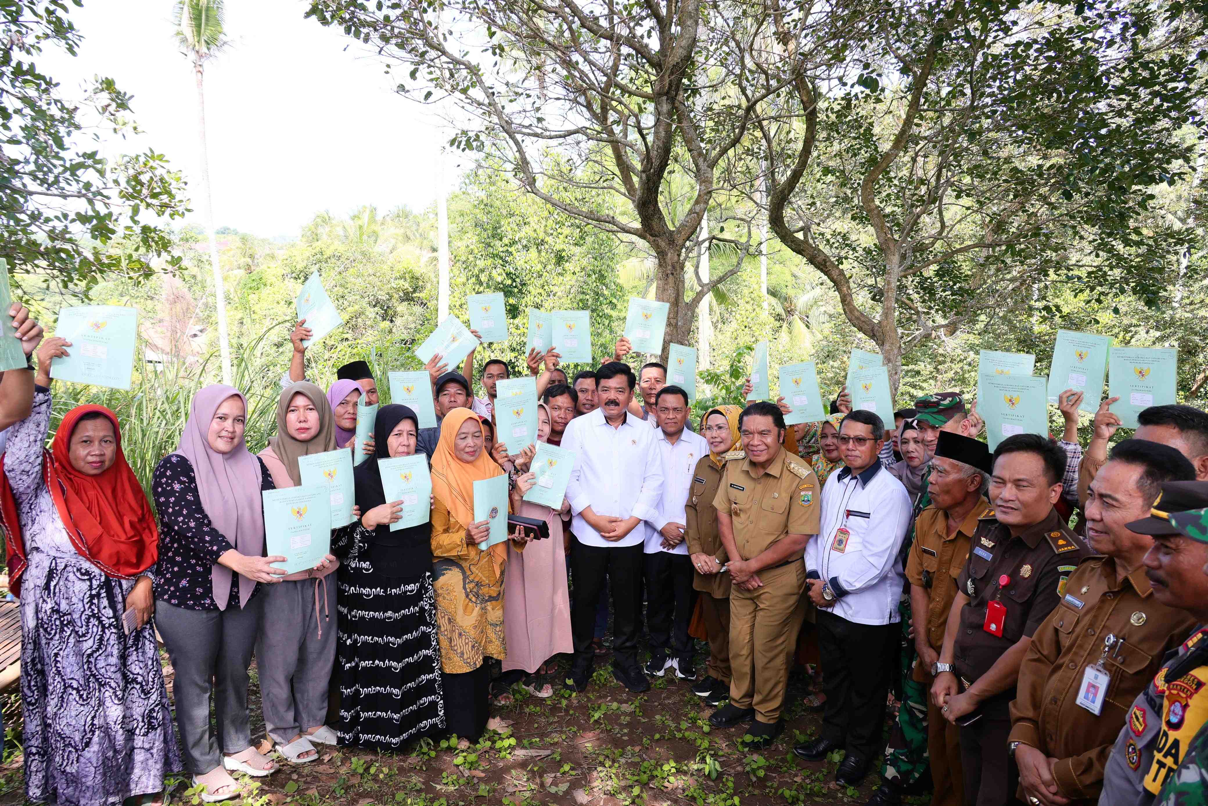 Pembagian Sertifikat Tanah di Kabupaten Serang, Bukti Wujudkan Keadilan Sosial