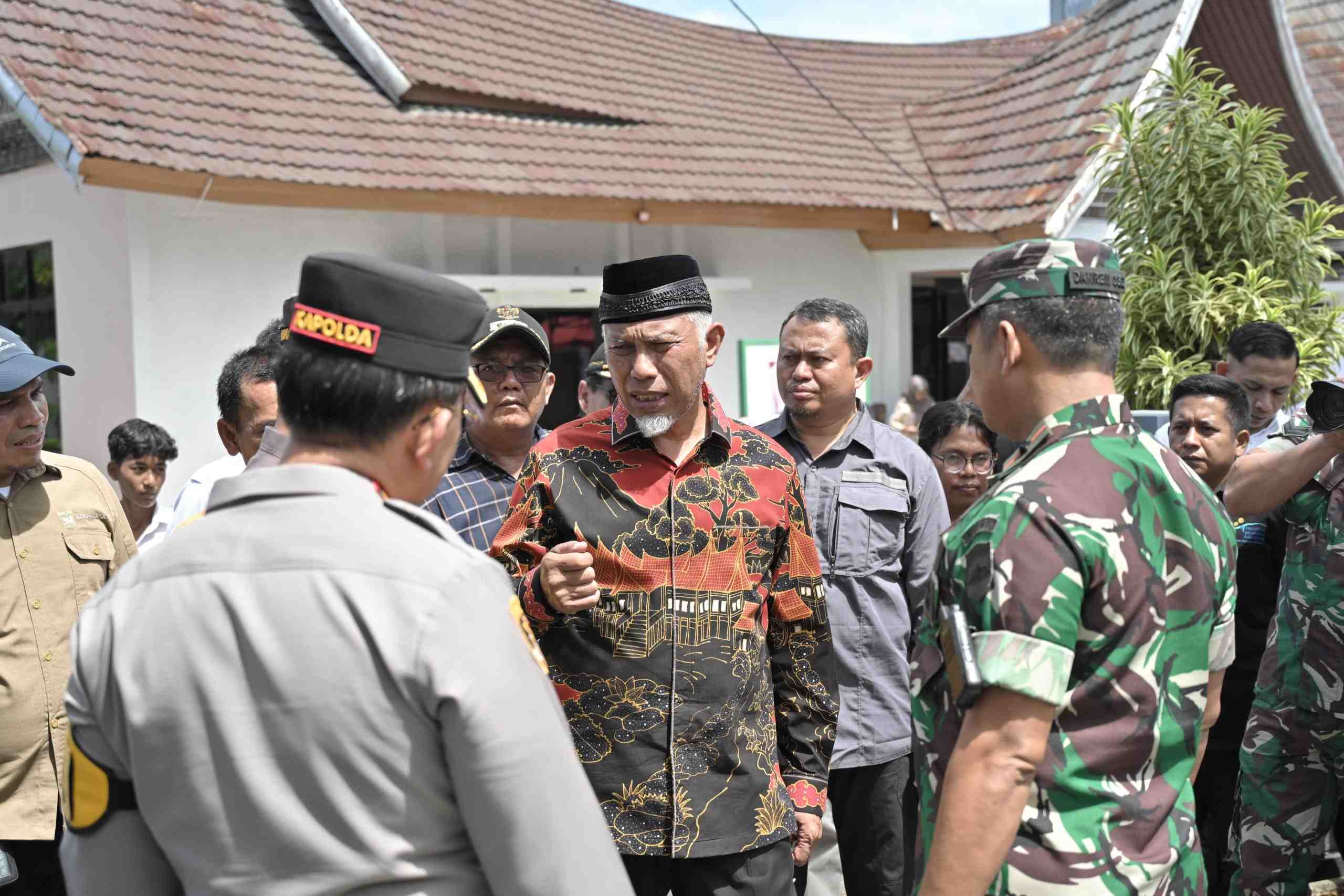 Setelah Nyoblos, Gubenur Mahyeldi Pantau TPS