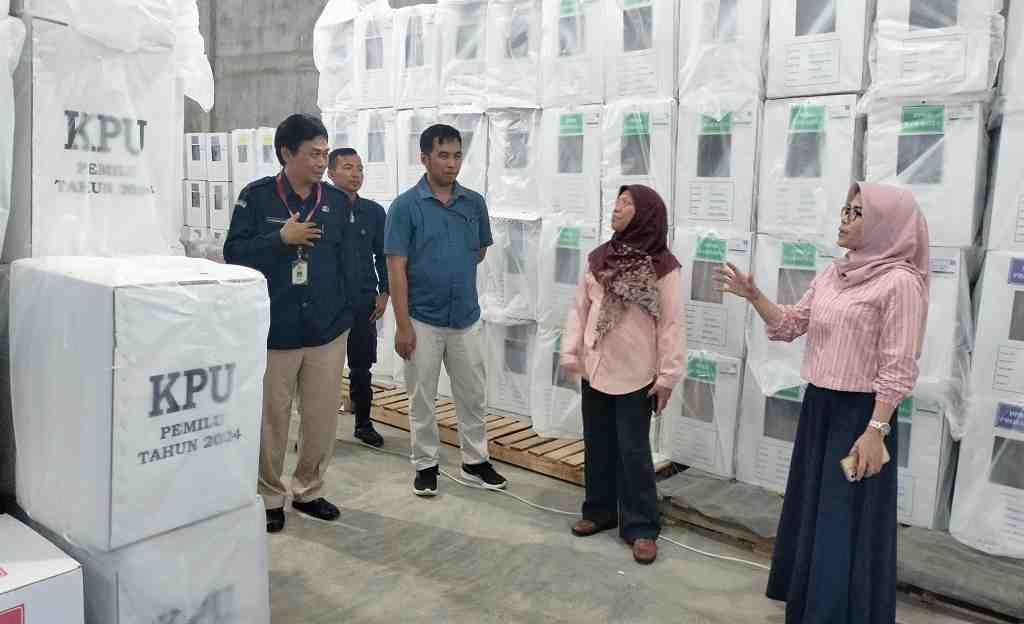 KPU Jateng Cek Logistik Gudang Batang