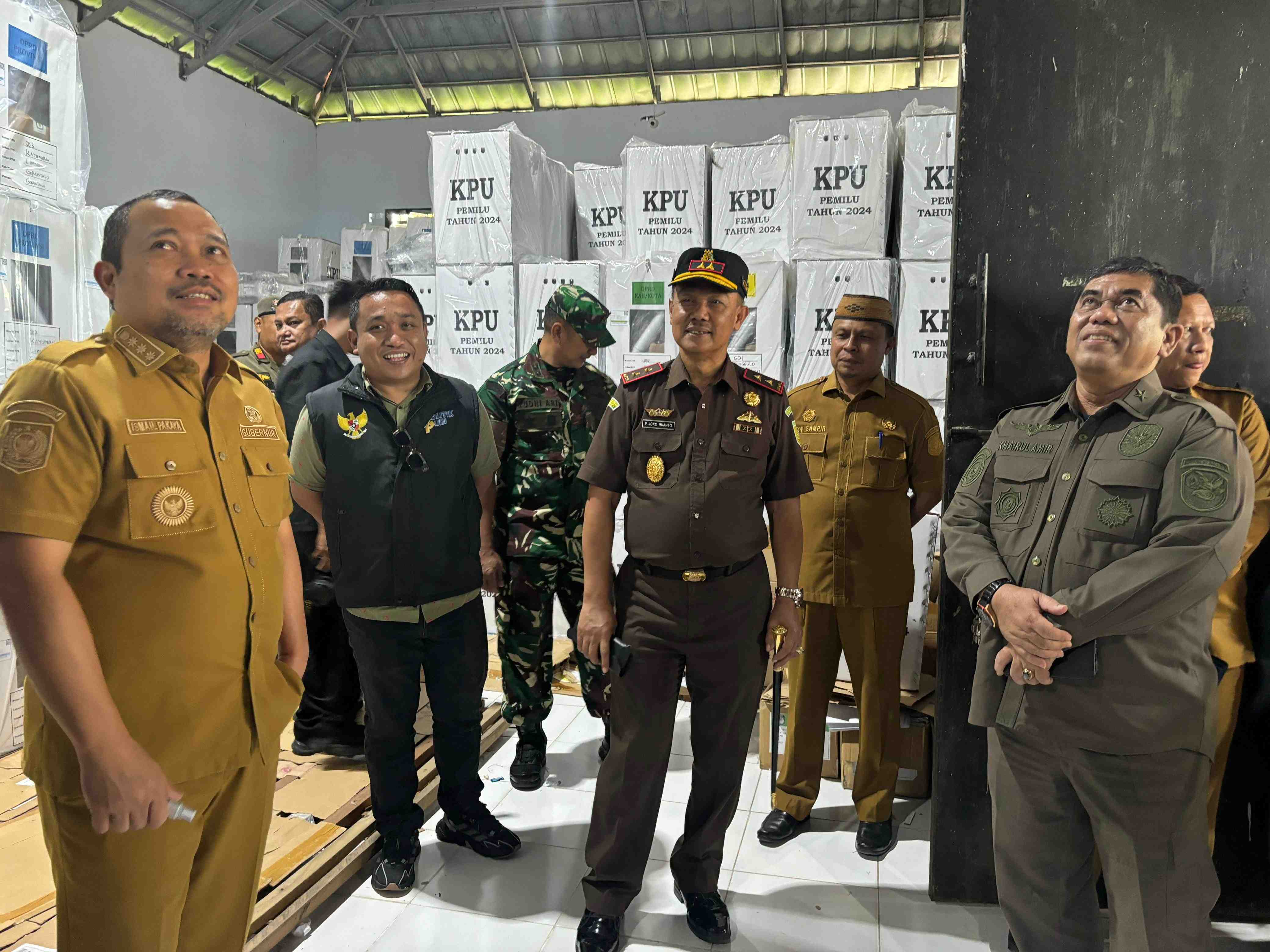 Penjabat Gubernur dan Forkopimda Tinjau Kesiapan Distribusi Logistik